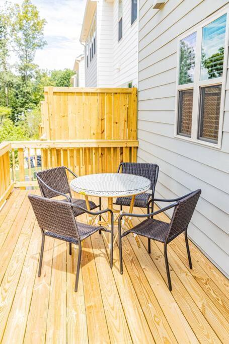 New Spacious 3 Bedroom Suite Garage Parking Free Wi-Fi Office Space And Patio View Duluth Zewnętrze zdjęcie