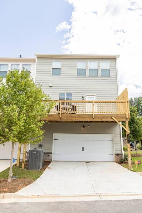 New Spacious 3 Bedroom Suite Garage Parking Free Wi-Fi Office Space And Patio View Duluth Zewnętrze zdjęcie